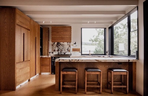 Spring Beach House | 'Sisters' - Cliff top cabin with hot tub