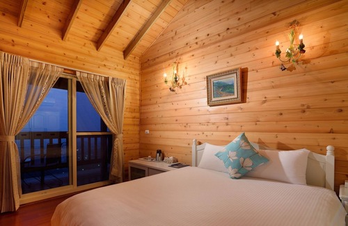 Lugu House | Sitou Flora's House B&B