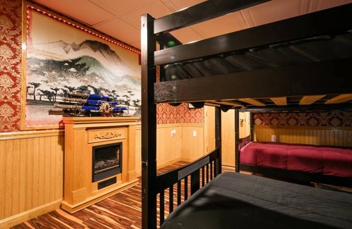 Somersworth House | Six-Bedroom Family Retreat