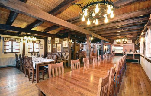 Breznik Plesivicki House | Six-Bedroom Holiday Home In Jastrebarsko