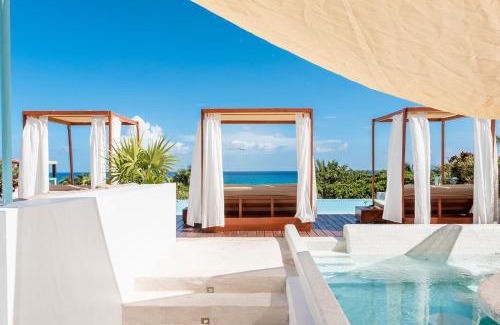 Playacar Fase I Villa | Sixteen bedrooms villa in Playa del Carmen