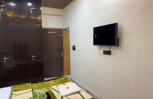 Amer Fort Road House | SK Govindam - Mountain View Homestay