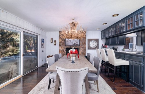 Skyland House | SK107- 5Br, 5Ba Private Hot Tub, Pool Table, Private Comm Beach!