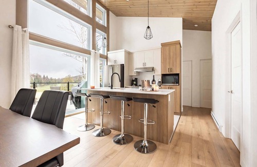 Adstock Ski Chalet | Ski Condo & Spa - L'Elegance Des Sommets