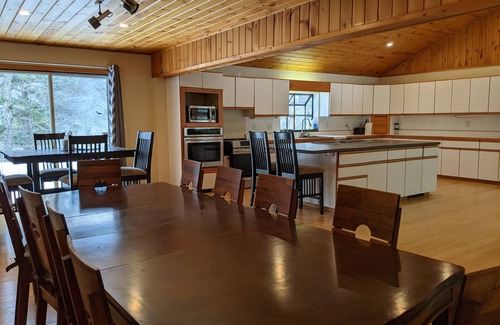North Woodstock House | Ski + hike White Mt, walk to Brewery and downtown. Close to Loon and Ice Castle.