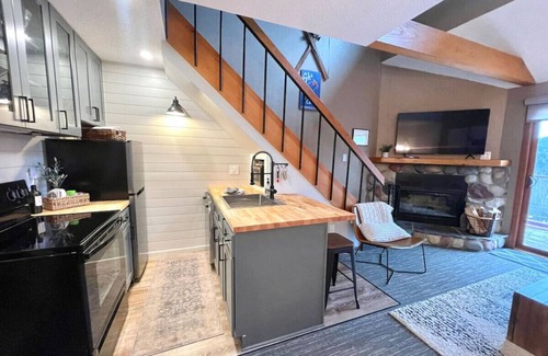 Lutsen Apartment | Ski in Ski out, 1 Bed plus Loft, BEST VIEWS IN LUTSEN!