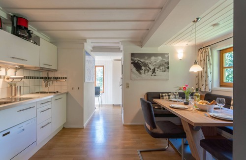 Bad Gastein Apartment | Ski-in/ski-out apartment on a glacier boulder