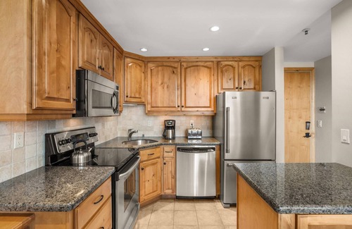 Snowmass Village Condo | Ski-In/Ski-Out Snowmass Retreat! Steps to Lifts & Base Village, Fireplace, Hot Tub, Balcony View!