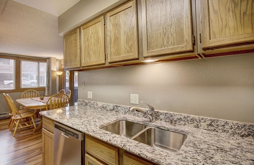 Breckenridge Condo | Ski in-Steps to the Gondola - Dtown location - Hot Tub and WiFi