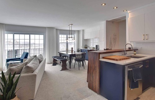 Saint-Faustin-Lac-Carre Condo | Ski, MB In/Out, Fireplace Fall Color Festival