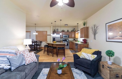 Bear Hollow Village Condo | Skier`s Dream-Beautifully Updated condo w Hot Tub!