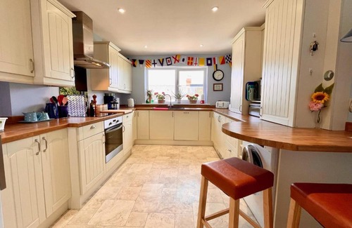 Penarth House | Skipper’s Cottage - Perfect for Cardiff & Penarth