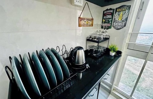 Thane West Apartment | Skyline Hideaway On 20+ Floor The Cozy Den!