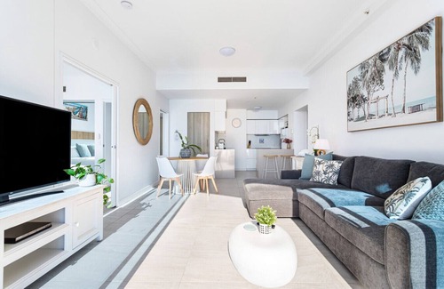 Surfers Paradise Apartment | 'Skyline Oasis' by Inn Paradise