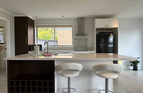 Lindisfarne House | Skyline Serenity House - Close to city and airport