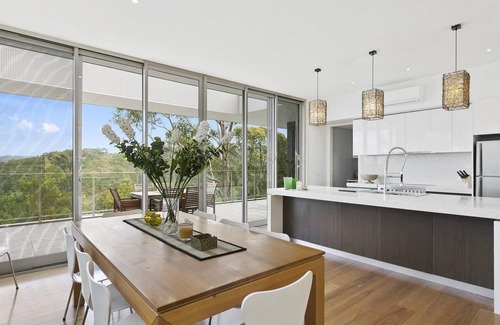 Lorne House | Skyline - Serenity, Space And Free Wi-Fi