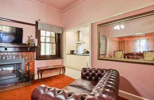 Sea Lake House | Skymirror Cottage