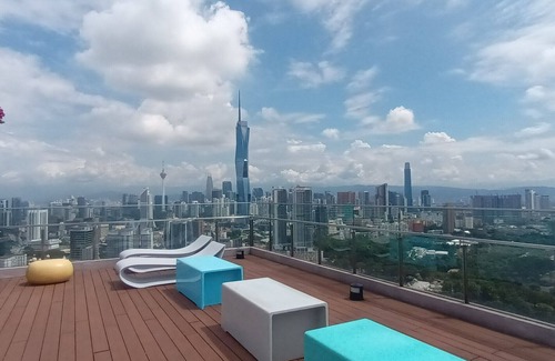 Brickfields Apartment | SkyPool Suite @ KL Sentral - Suite B