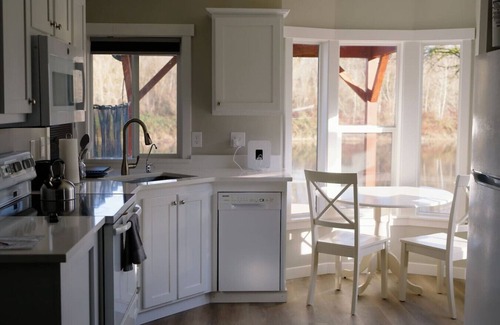 Monroe Apartment | Skyriver Escape | Riverfront | Hot Tub | Relax!