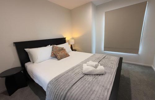 Manurewa Villa | SkyStars Brand New Skyline Haven