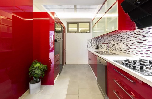 Macka Apartment | Sleek and Central Flat with Backyard in Besiktas