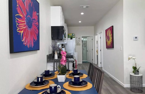 Fullerton House | Sleek · Private Home · Near Disneyland!