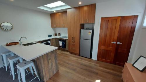 Saint Kilda Apartment | Sleek Suite By The Sand 1-bedroom