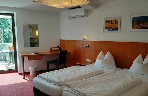 Nittel House | Sleep & Go Self Service Rooms