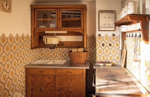 Weibern House | Sleep like in the old days in the beautiful Eifel. Pets are very welcome!