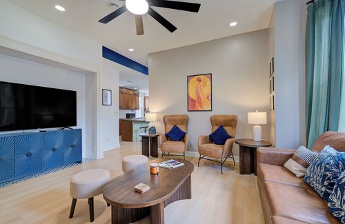 Brewers Hill House | Sleeps 16 4 bedroom 4 bath 1.5 mi to Fiserv Hot Tub Arcade Theater Chefs Kitchen