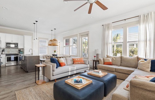 Frangista Beach House | Sleeps 18! 7BDR, Backyard Pool, Walk to Beach | Miramar Beach Jewel by AvantStay
