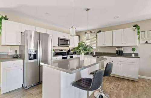Camelback East House | Sleeps 20 Plus | Pool & Putting Green in Paradise