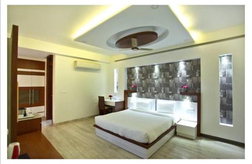 Jasola Hotel | SM Palace (Near Apollo Hospital)