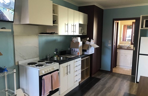 Red Cliffs Apartment | Small Private Secure Accommodations