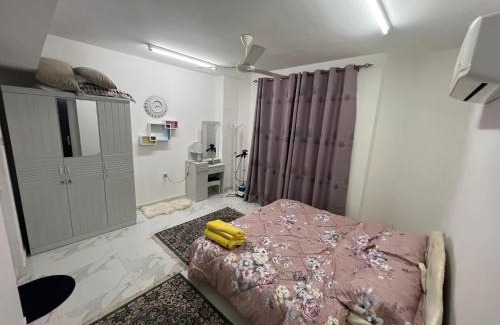 Al Maabilah Apartment | smart room