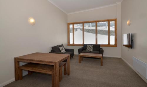 Smiggin Holes Hotel | Smiggins Hotel & Chalet Apartments