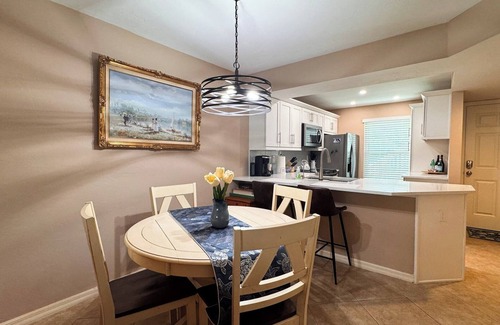 Marco Island Condo | Smokehouse Bay 812: Beautiful Condo close to restaurants, shopping