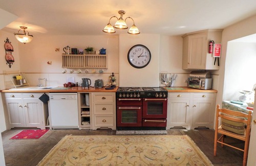 Bedale House | SNAPE CASTLE UNDER CROFT AND GARDENS, pet friendly in Bedale