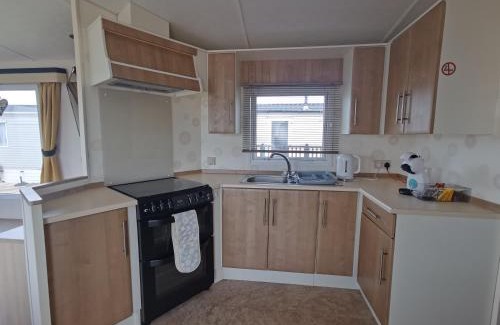 Llwyngwril Ski Chalet | Snowdonia Holiday Sea Beach and Mountains view