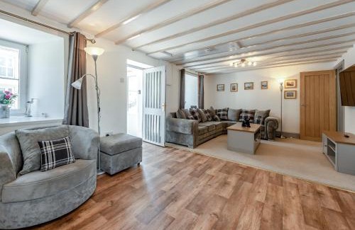 Eglwyswrw House | Snowdrop