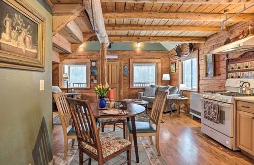 Knik-Fairview Cottage | 'snowshoe Cabin' w/Gas Grill: Fish & Hike!