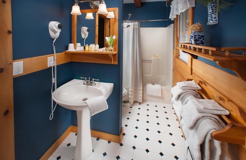 Eaton Bed & Breakfast | Snowvillage Inn