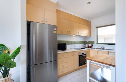 Maribyrnong House | Snug 2-bed Townhouse Near Bustling Shops