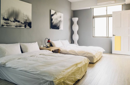 Sanyi House | So Art Guesthouse & Hostel