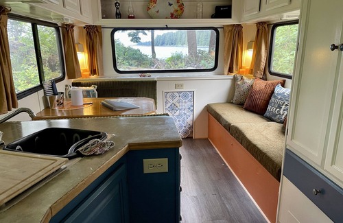 Ucluelet RV Rental | So Damn Lucky Glamping