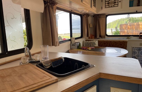 Ucluelet RV Rental | So Damn Lucky Glamping