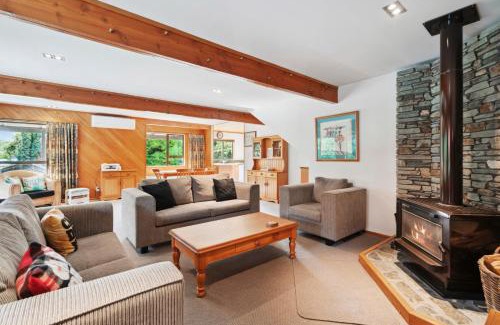 Wanaka House | So Good On Sargood - Wanaka Holiday Home