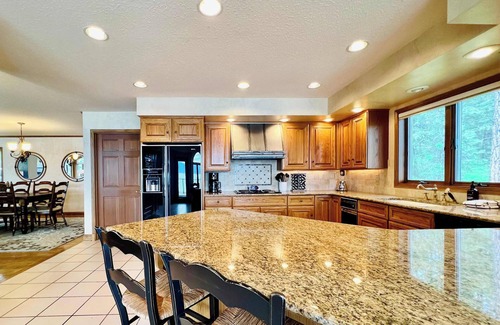 Dayton House | Soaring Eagle Flathead Lake Waterfront Retreat