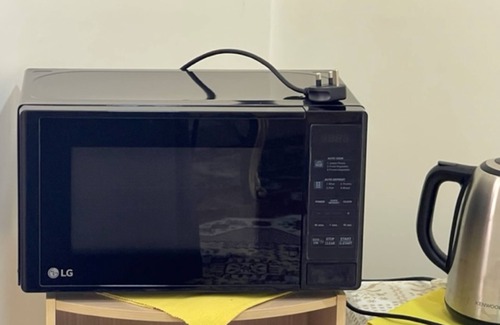 Abu Dhabi House | SOCIALIZED, ROMANTIC, 20 MINUTES TO ABU DHABI INT AIR PORT, 3MIN TO GROCERY/REST