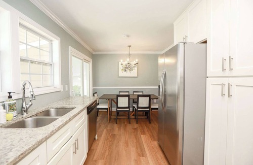 Bayview House | Sojourn Spacious Family Retreat with Fenced Backyard